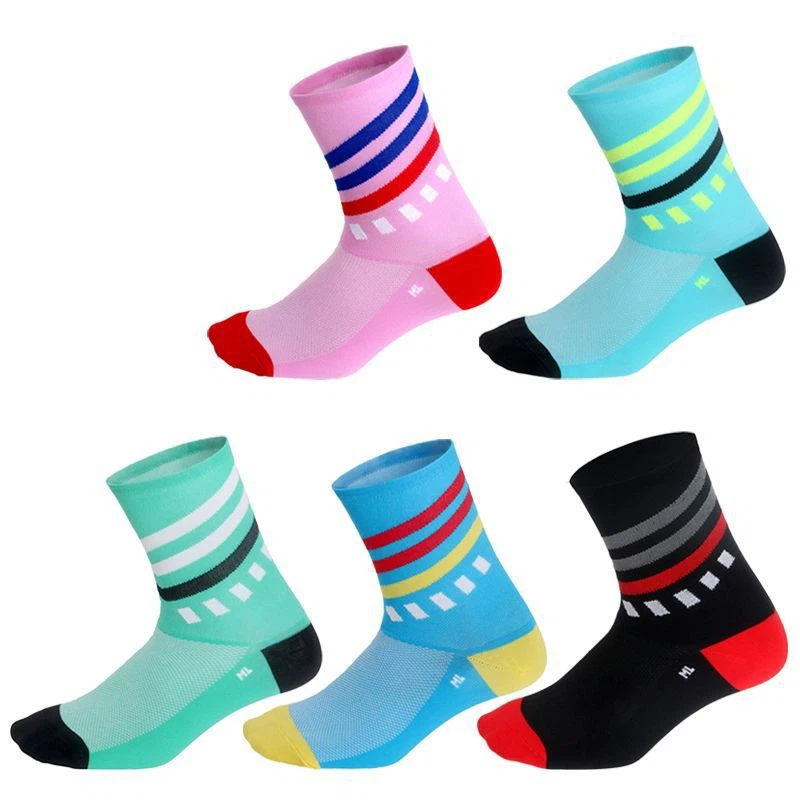 Lässige Herrensocken mit hoher Taille